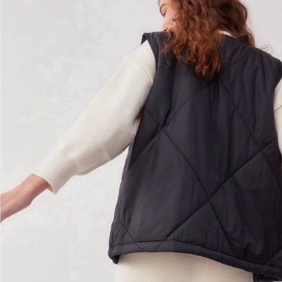 Socialite Quilted Puffer Vest - Picture 2 of 7